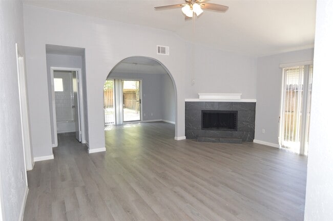 Building Photo - 5214 Beaverhill Dr