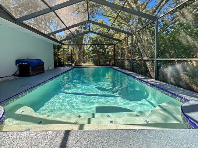 Building Photo - Spacious Home with Private Pool in Prime Clearwater Location!  2bed|2bath