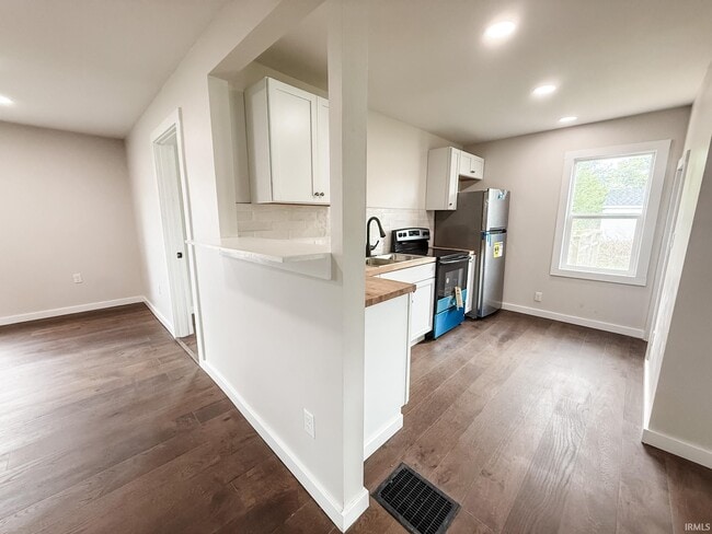 Foto del edificio - 1924 N Indiana Ave