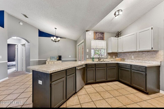 Building Photo - 2169 Saint Martins Dr W