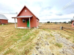 Building Photo - 573 TX-97