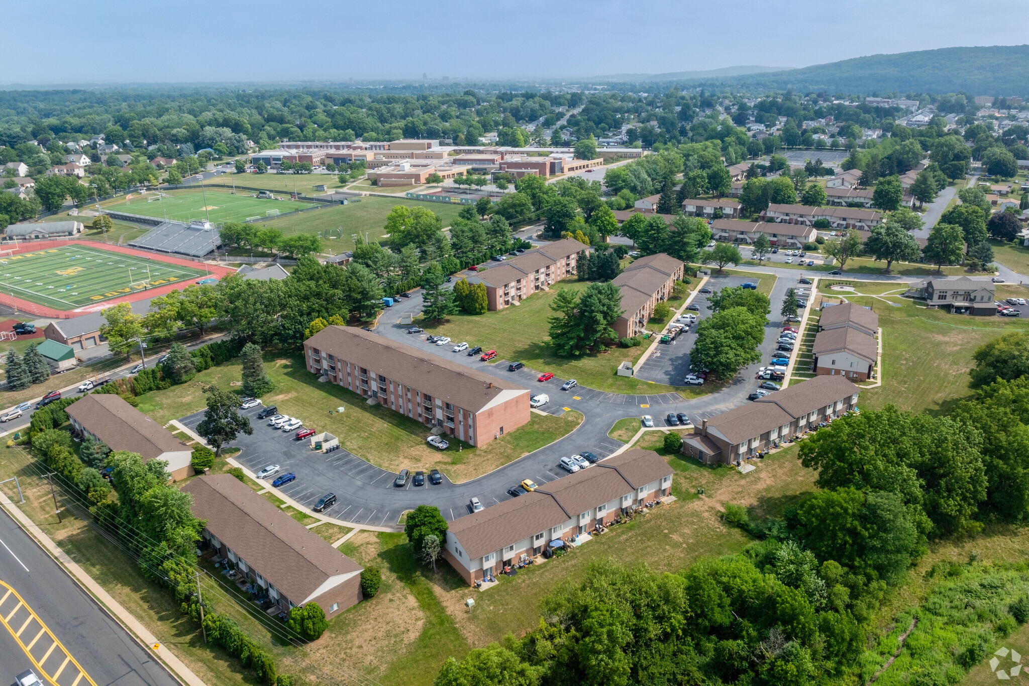 Colonial Crest Apartments photo 5