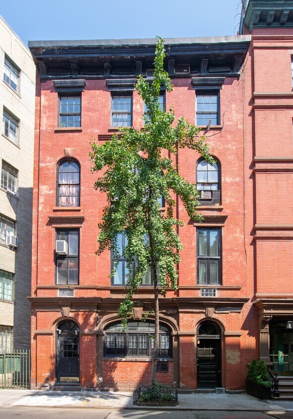Primary Photo - 70 Barrow Street