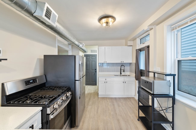 Photo - 2645 N Ridgeway Ave Apartment