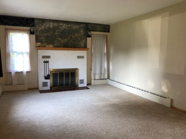 Living Room - 615 Campanile Ave