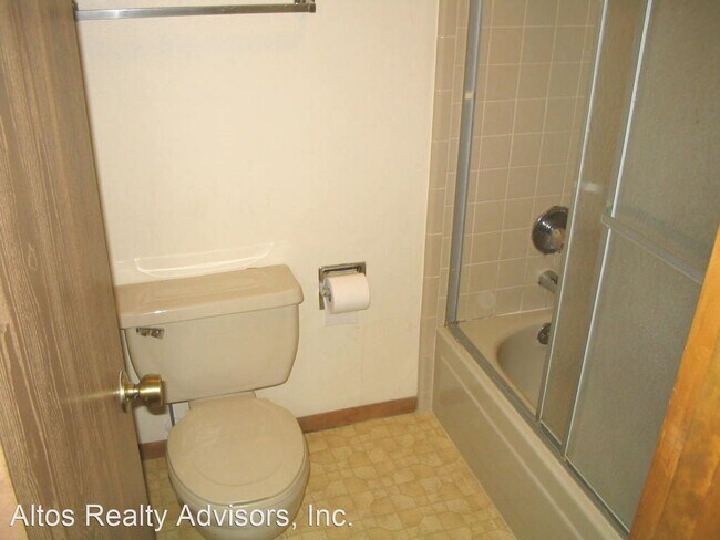 Building Photo - 1 br, 1 bath House - 14436 E 1st Dr #B9