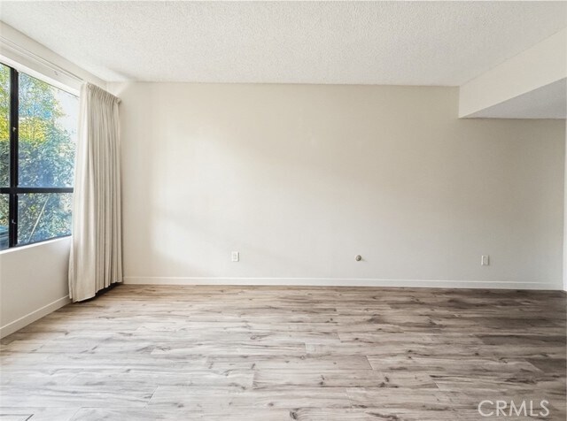 Foto del edificio - 415 W Duarte Rd