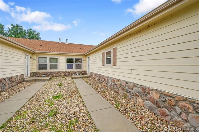 Building Photo - 2493 Carriage Dr