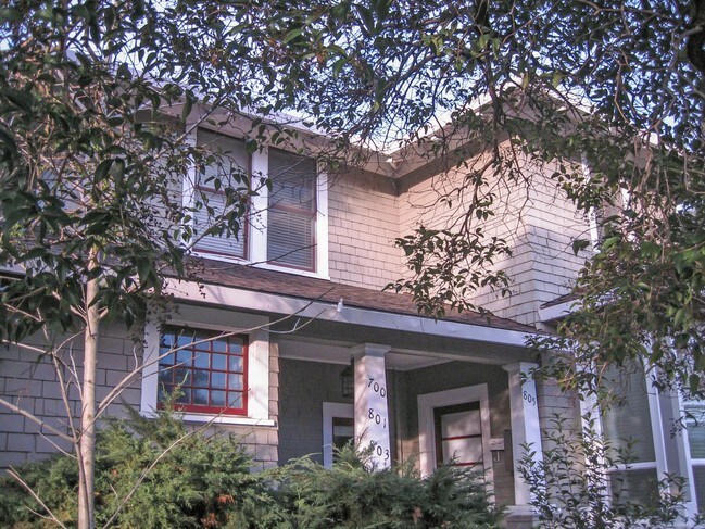 Building Photo - 801 College Ave