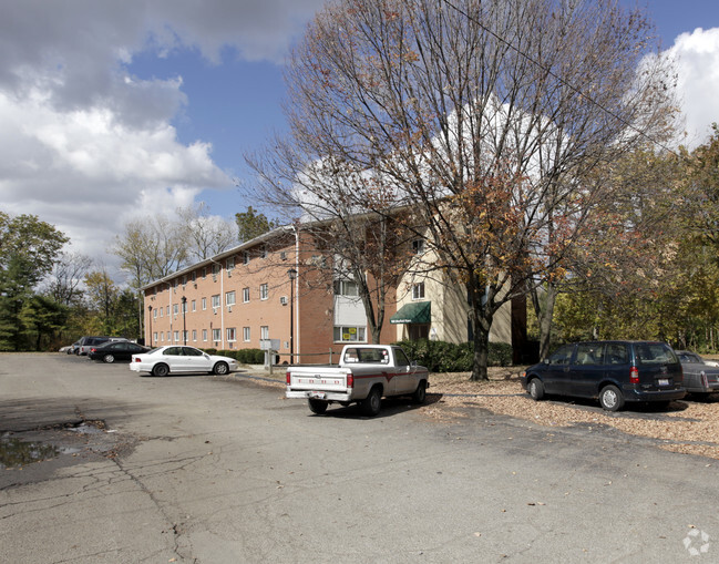 Building Photo - Coves at Columbus on Mayfield Place