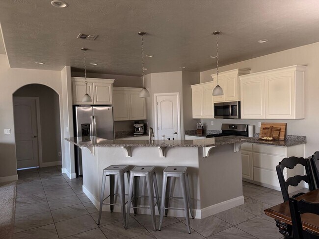 Foto del edificio - Beautiful Sky Ridge Home