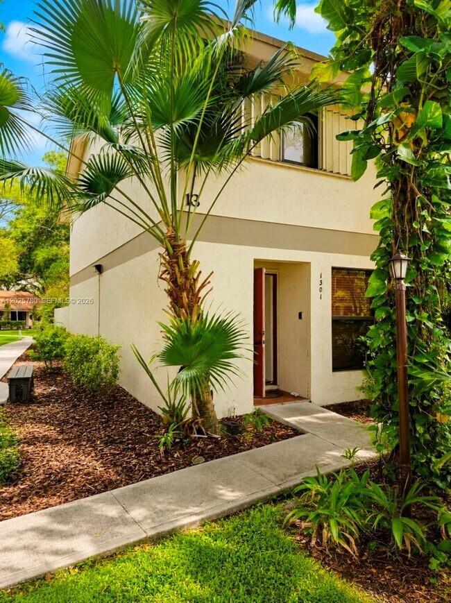 Foto del edificio - 3082 S Oakland Forest Dr