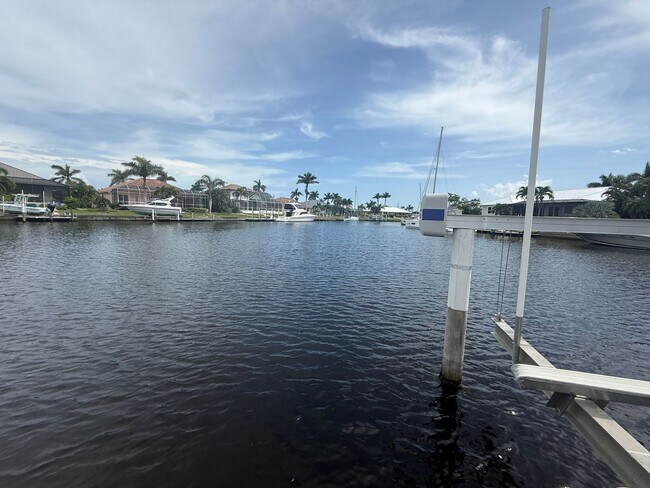 Foto del edificio - Sailboat waterfront home in PGI - 4 bedroo...