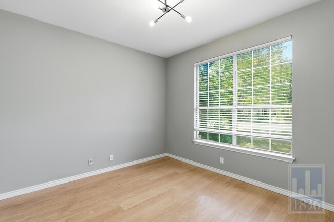 Building Photo - 4011 Travis Country Cir