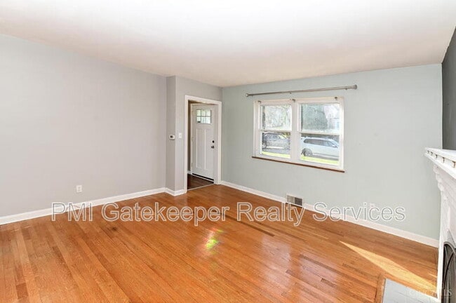 Building Photo - 5618 Leumas Rd