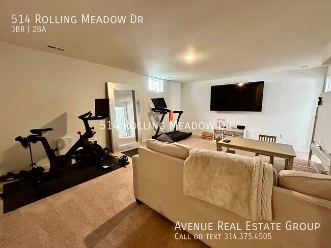 Building Photo - Perfect blend of style and functionality