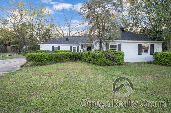 Building Photo - 3018 Bryn Mawr Rd