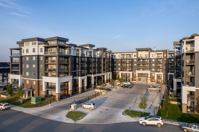 Photo du bâtiment - Skyview Apartments