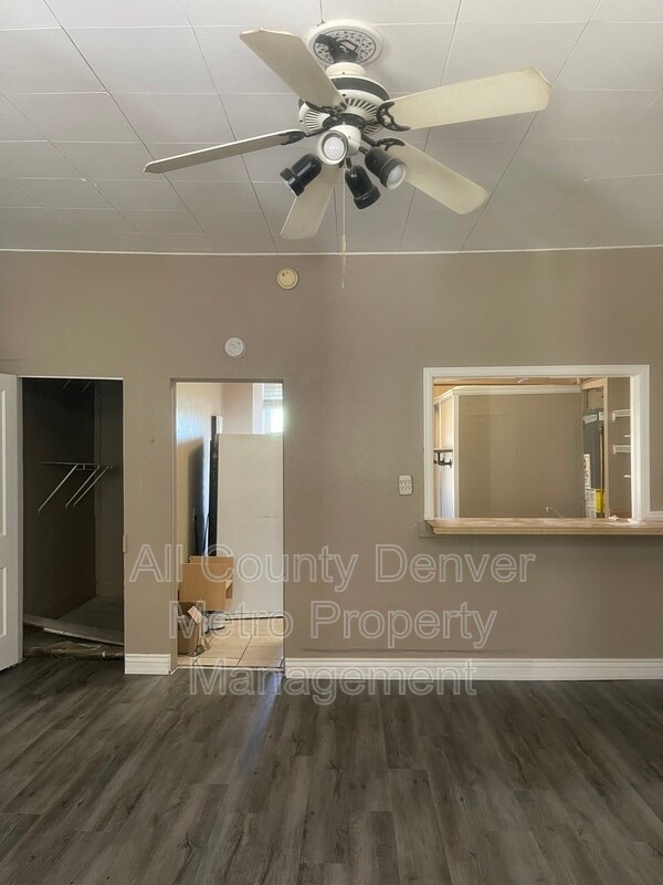 Building Photo - 914 13th St