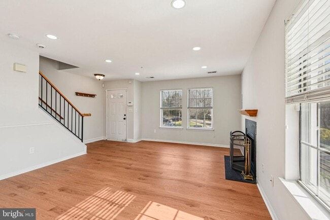 Foto del edificio - 1440 Nutwood Ct