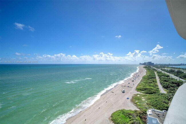 Foto del edificio - 15701 Collins Ave