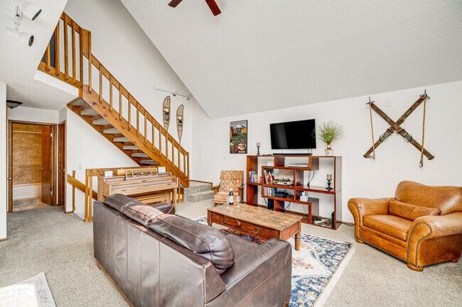 Foto del edificio - 320 E Gunnison Ave