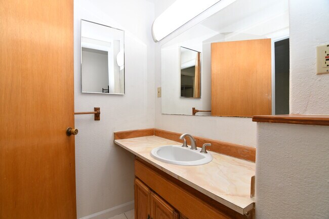 Bath - 2838 Kihei Pl