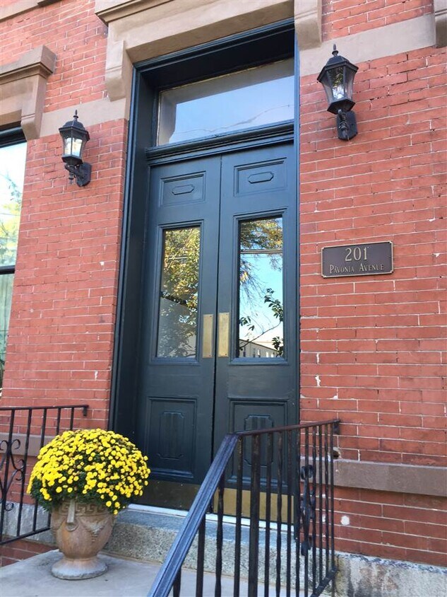 Primary Photo - 201 Pavonia Ave