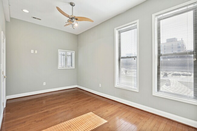 Foto del edificio - 1012 N St NW