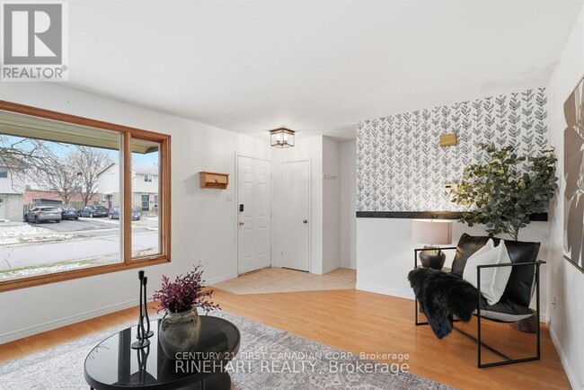 Building Photo - 452 Stockton St