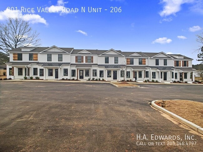 Building Photo - 901 Rice Vly Rd N
