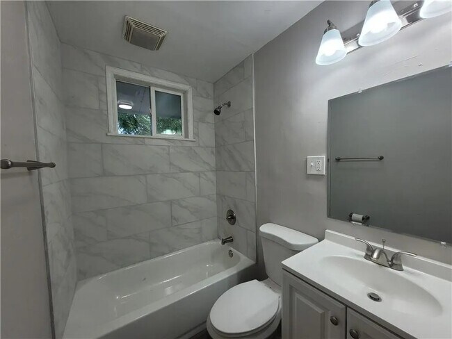 Foto del edificio - 2718 W 18th St