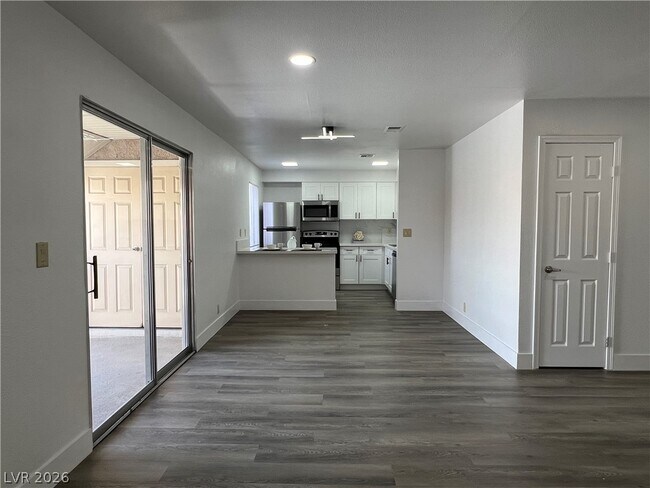 Building Photo - 5080 Indian River Dr