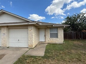Building Photo - 2221 Creekside Ln