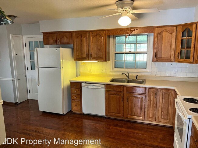Building Photo - 3 br, 2 bath House - 1632 Regency Dr