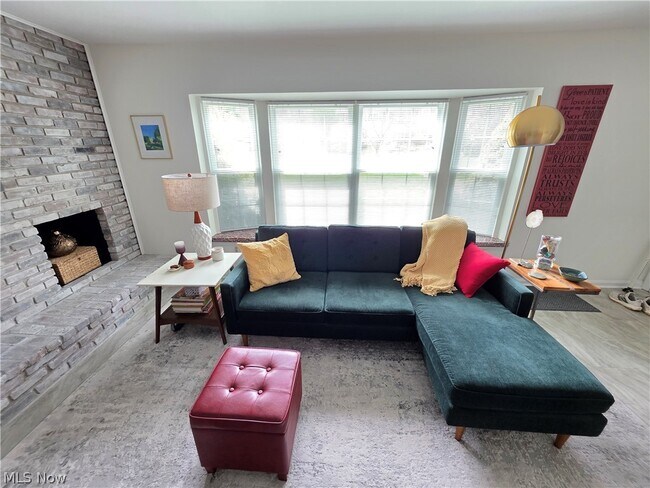 Foto del edificio - 6995 Carriage Hill Dr