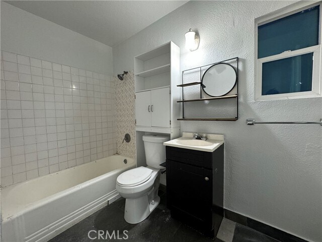 Building Photo - 2110 Linden Ave