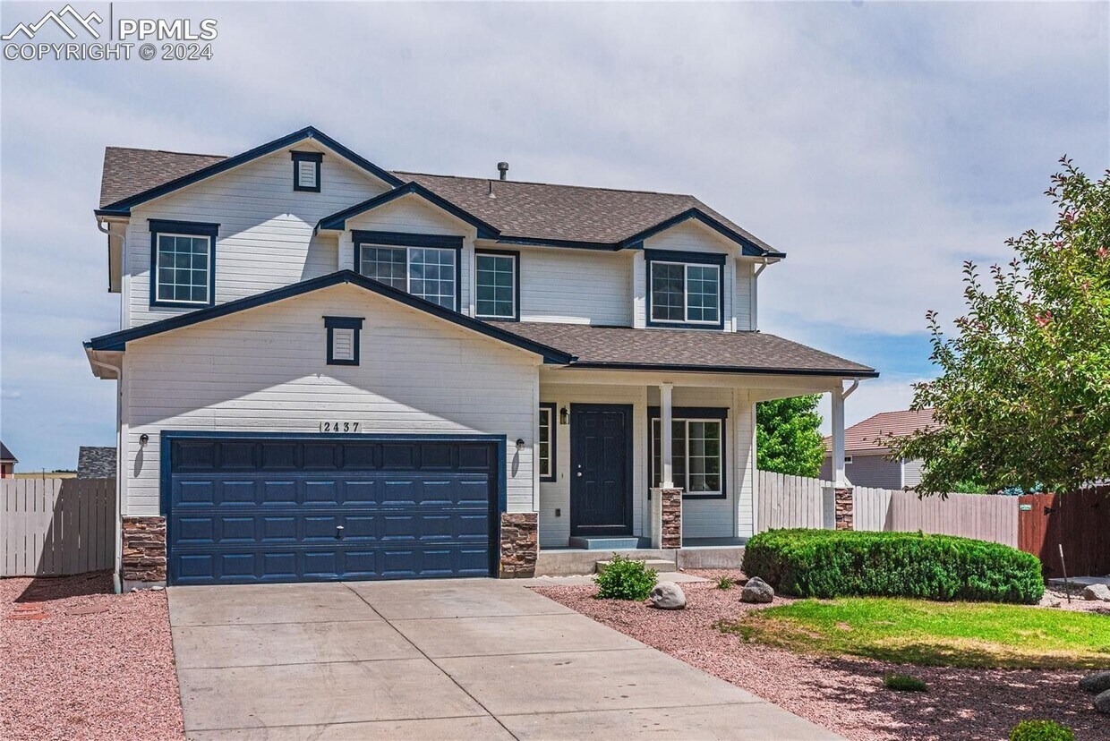 Foto principal - Updated 5 Bedroom in Cimarron Hills