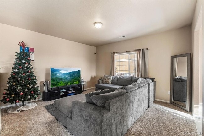 Building Photo - 7643 Sand Lake Heights