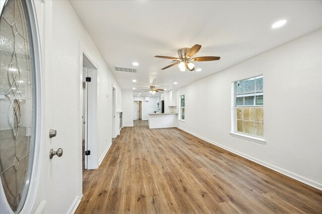 Foto del edificio - 1803 Simpson St