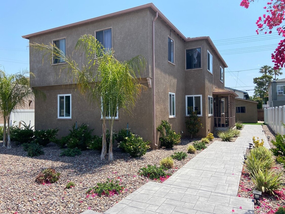 Primary Photo - Remodeled 2 Bedroom in Kensington! Washer/...