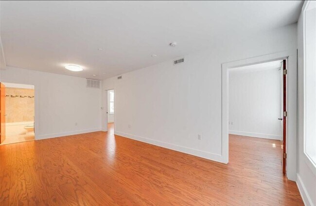 Foto del edificio - 66 MORRIS St