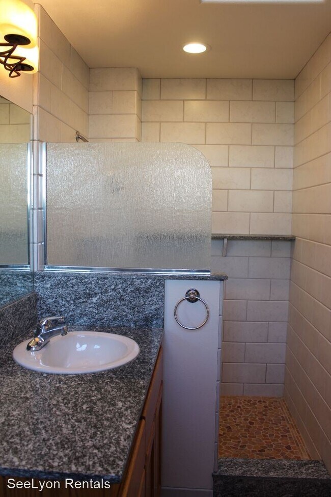 Building Photo - 3 br, 3 bath House - 400 Yerba Buena