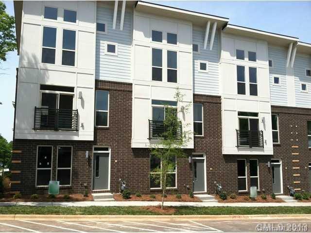 Foto principal - Impressive 2 Bed / 2.5 Bath Townhome locat...