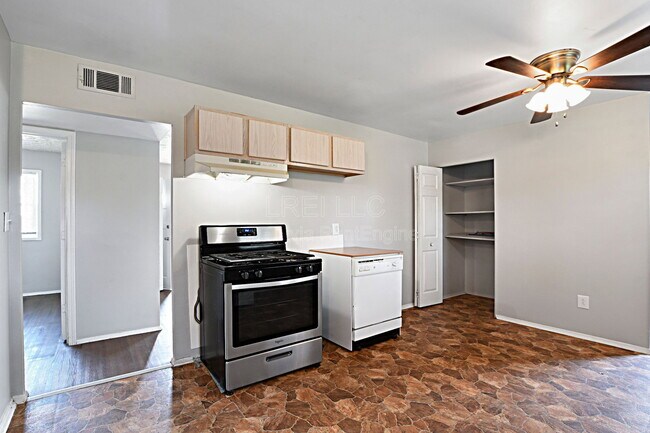Foto del edificio - 8602 Gary Wy