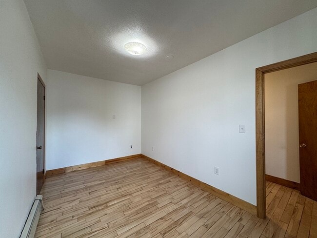 Foto del edificio - 114 Thorndike St