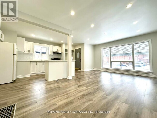 Building Photo - 65 Miramar Crescent