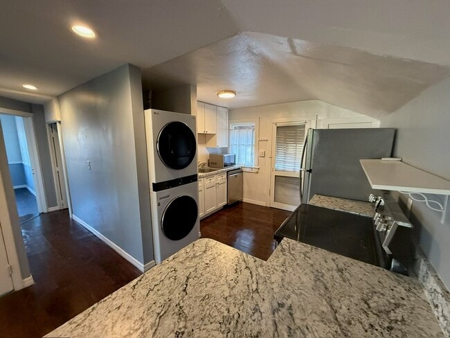 Broadway - Broadway Apartment