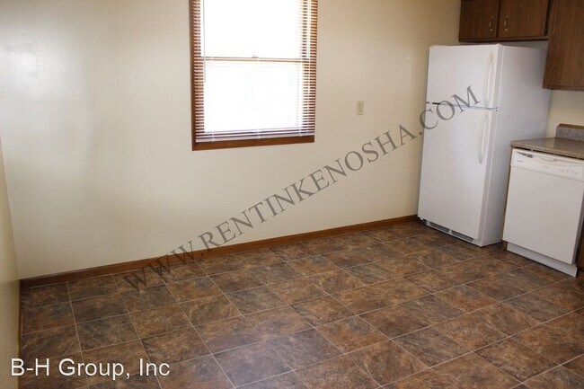 Building Photo - 8059 27th Ave
