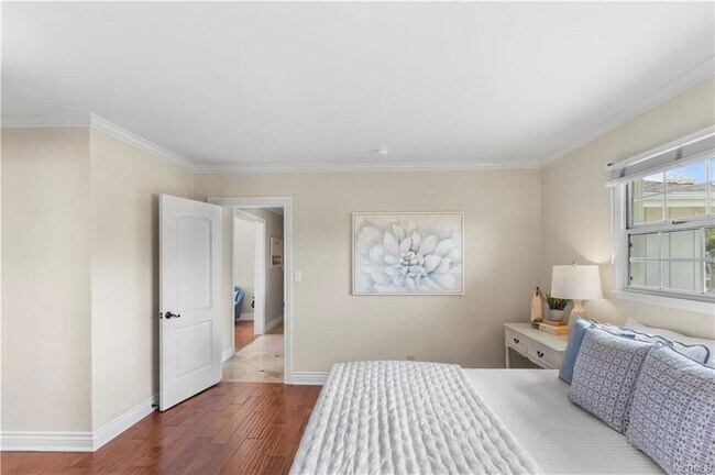 Foto del edificio - 23524 Evalyn Ave